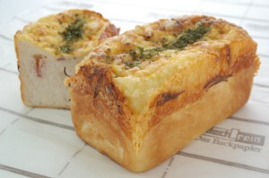 チーズオニオンブレッド