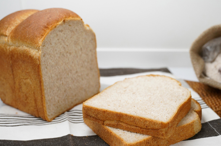 北海道産全粒粉の食パン（２斤）